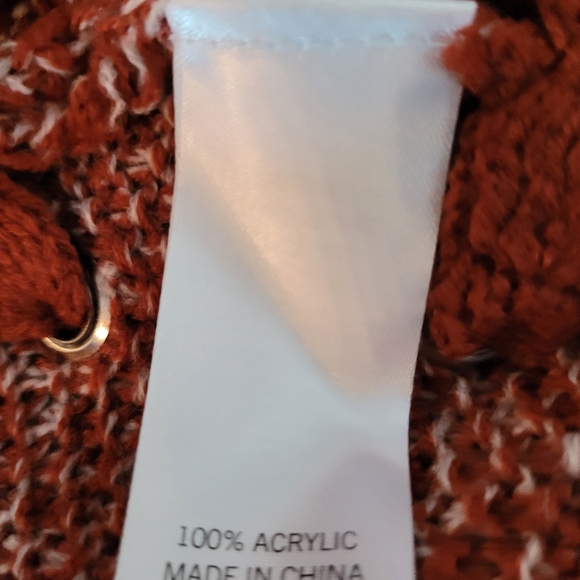 MAKE AN OFFER! Kohl's SO Long Sweater with criss cross detail and pockets NWT!! - Picture 6 of 7